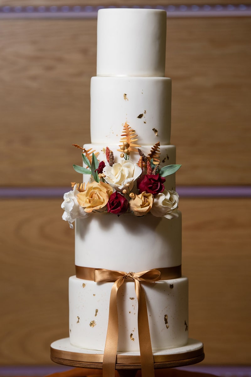 The-Warren-Weddings-Gallery-Main-Autumn-Wedding-Cake